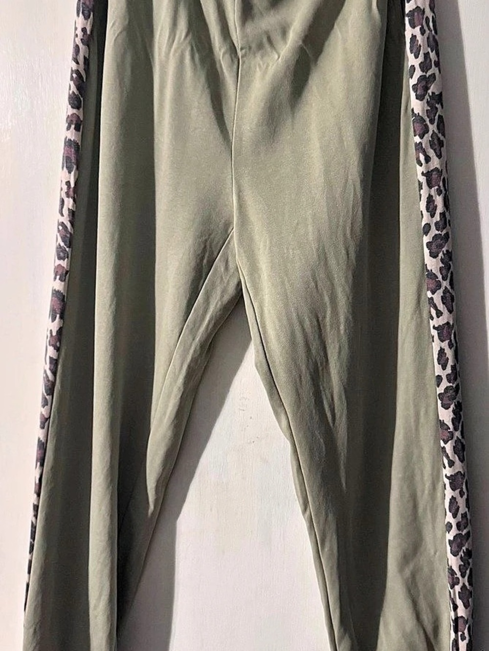 Umgee Animal Print Side Stripe Jogger Pants XL